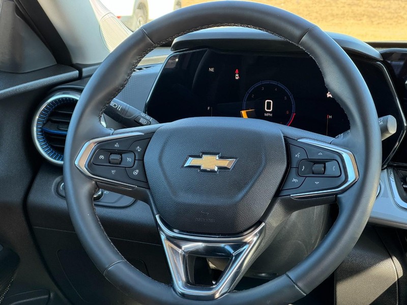 Chevrolet Trax Vehicle Image 12