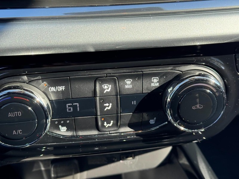 Chevrolet Trax Vehicle Image 21