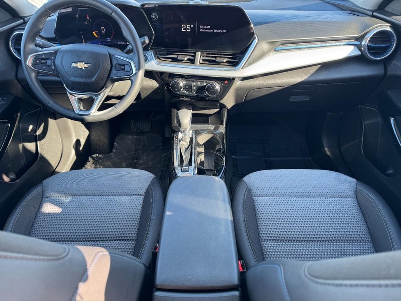 Chevrolet Trax Vehicle Image 11