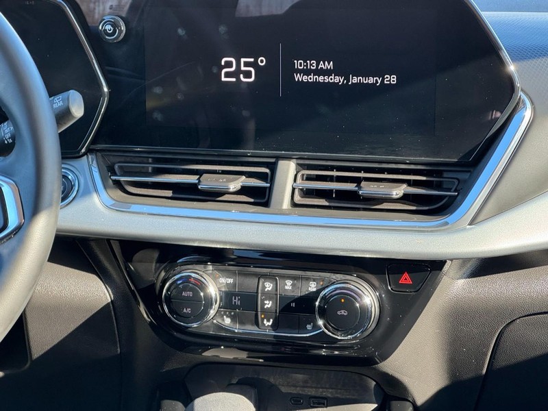 Chevrolet Trax Vehicle Image 13