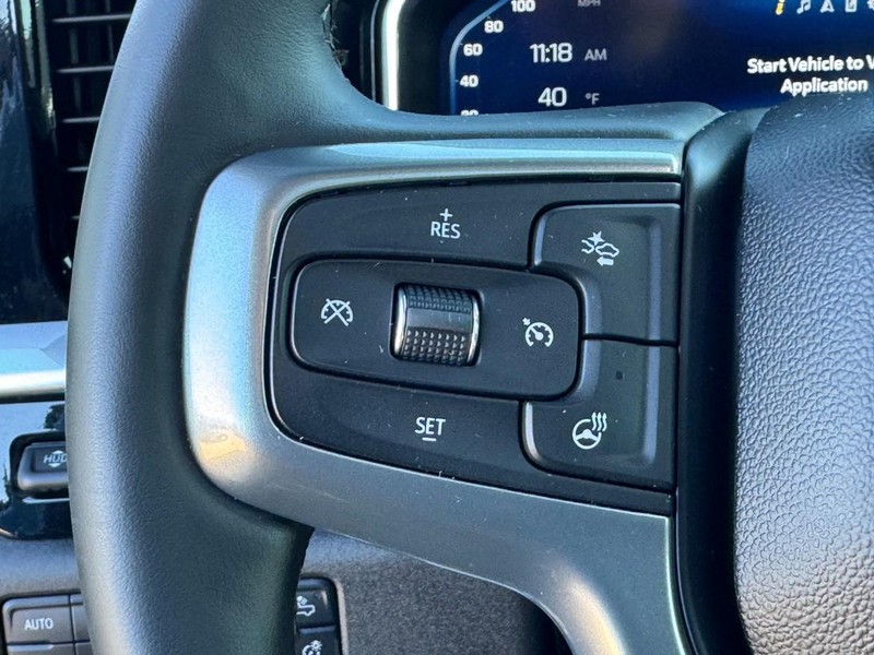 Chevrolet Silverado 2500HD Vehicle Image 14