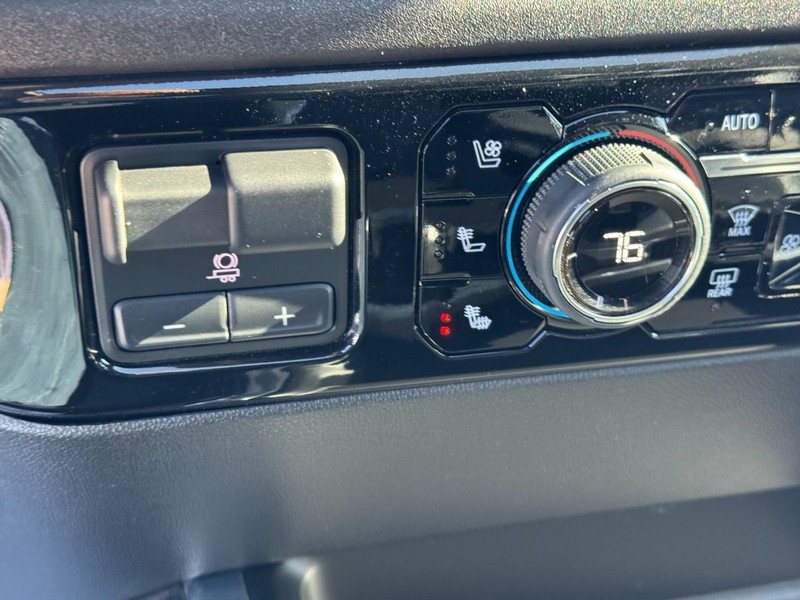 Chevrolet Silverado 2500HD Vehicle Image 18