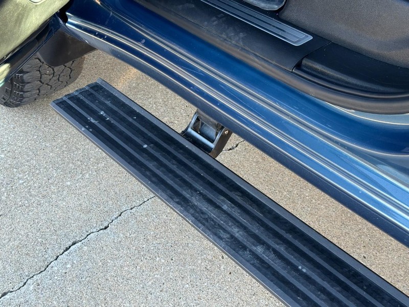 Chevrolet Silverado 2500HD Vehicle Image 21