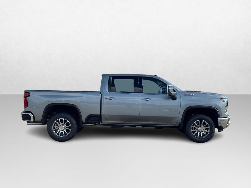 Chevrolet Silverado 3500HD Vehicle Image 02