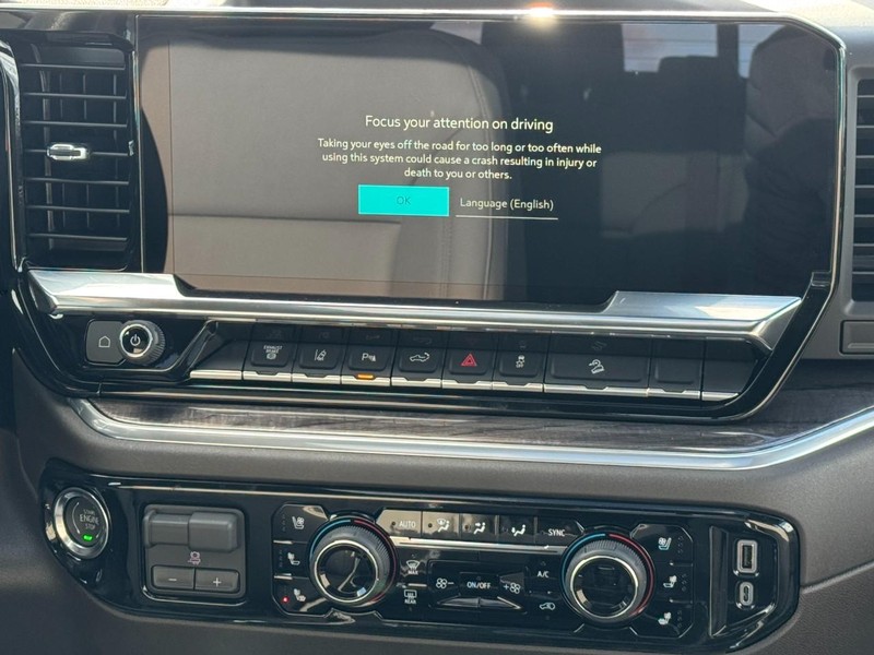 Chevrolet Silverado 3500HD Vehicle Image 08