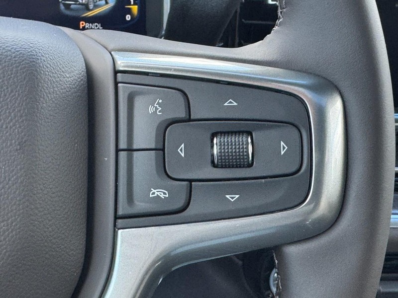 Chevrolet Silverado 3500HD Vehicle Image 15