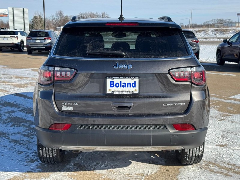 Jeep Compass Vehicle Image 05