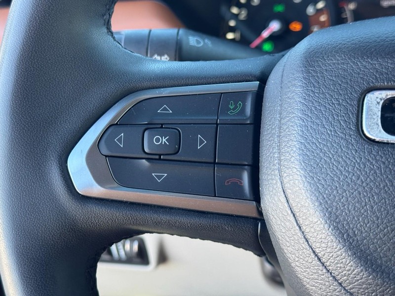 Jeep Compass Vehicle Image 18