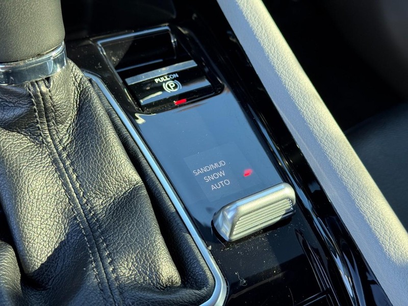 Jeep Compass Vehicle Image 22