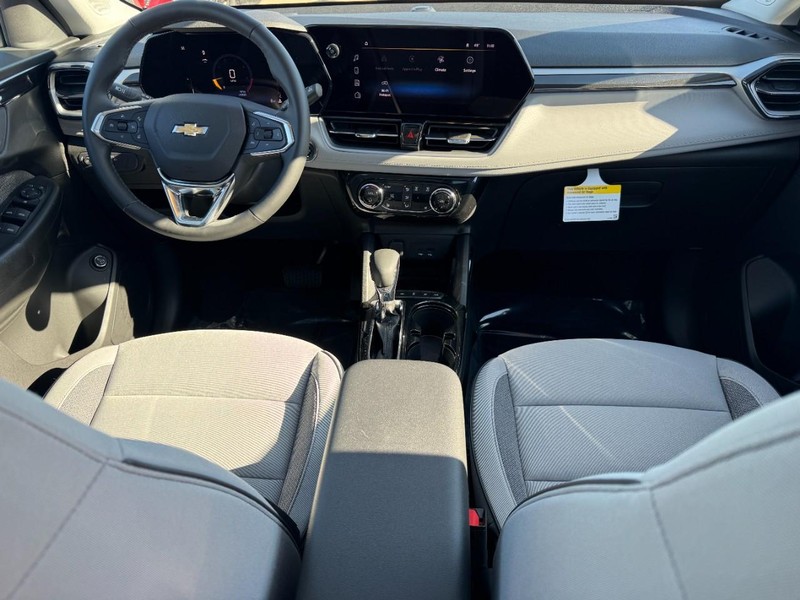 Chevrolet TrailBlazer Vehicle Image 06