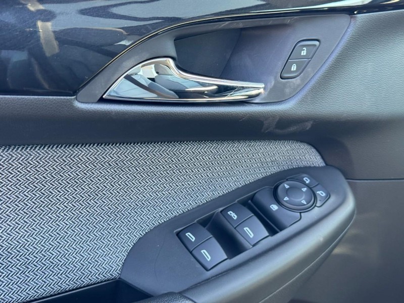 Chevrolet TrailBlazer Vehicle Image 10