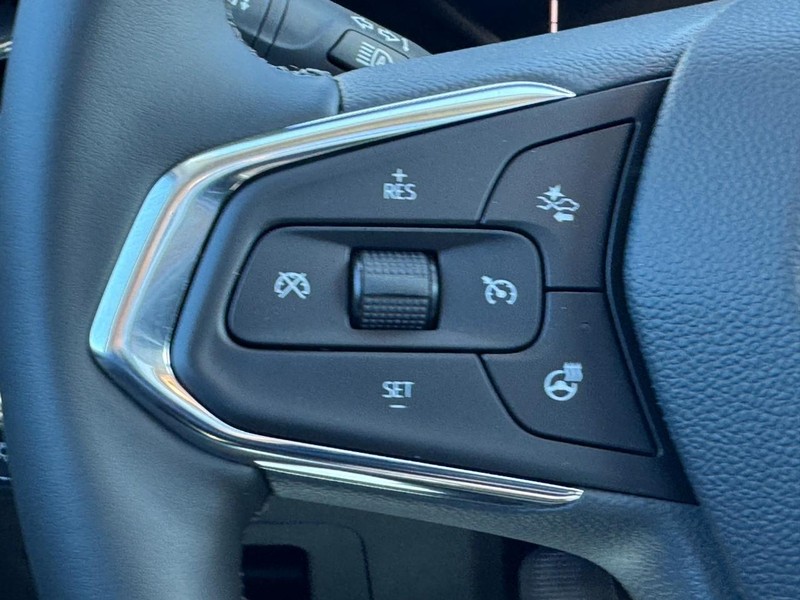 Chevrolet TrailBlazer Vehicle Image 13