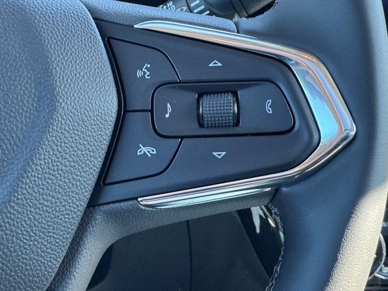 Chevrolet TrailBlazer Vehicle Image 14