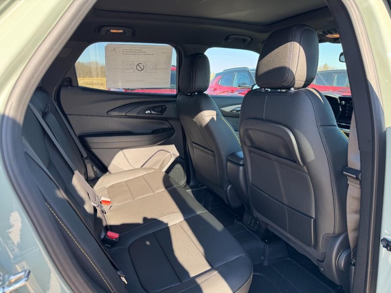 Chevrolet TrailBlazer Vehicle Image 05