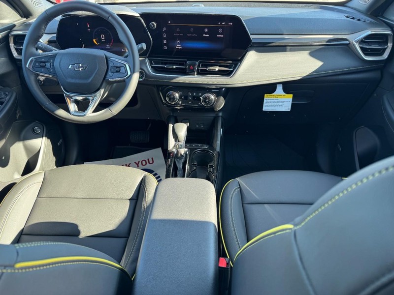 Chevrolet TrailBlazer Vehicle Image 06