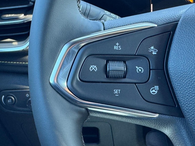 Chevrolet TrailBlazer Vehicle Image 13