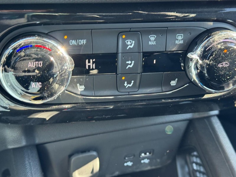 Chevrolet TrailBlazer Vehicle Image 15