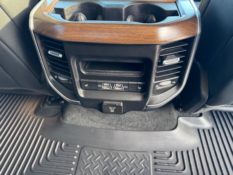 Ram 1500 Vehicle Image 16