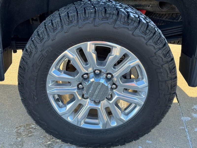 GMC Sierra 2500HD Vehicle Image 05