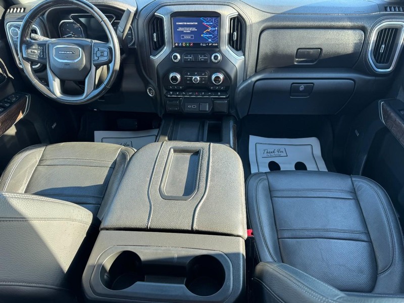 GMC Sierra 2500HD Vehicle Image 09