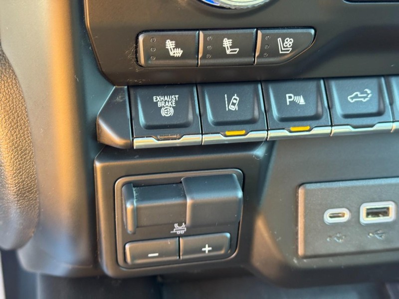 GMC Sierra 2500HD Vehicle Image 21