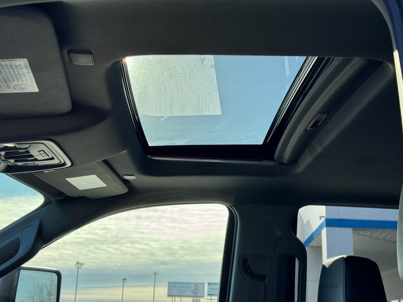 GMC Sierra 2500HD Vehicle Image 23