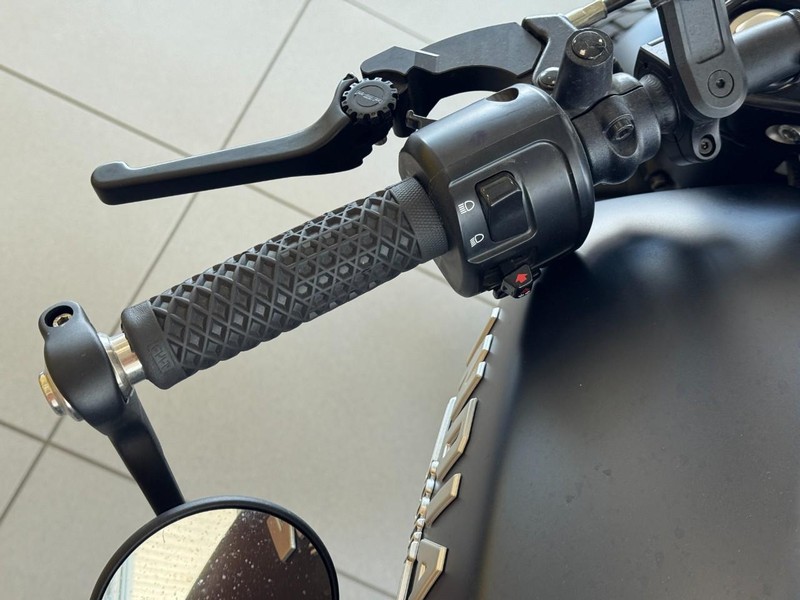 Indian Scout Bobber Vehicle Image 04