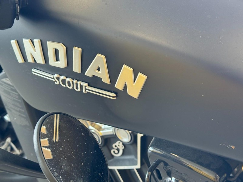 Indian Scout Bobber Vehicle Image 07