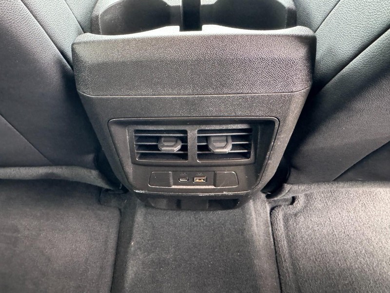 Chevrolet Colorado Vehicle Image 16