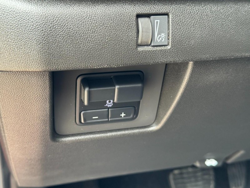 Chevrolet Colorado Vehicle Image 17