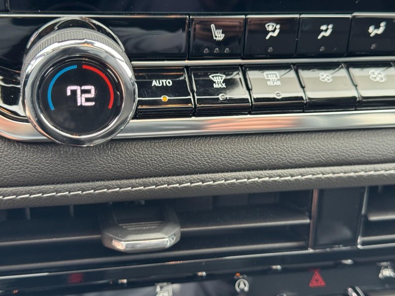 Chevrolet Colorado Vehicle Image 21