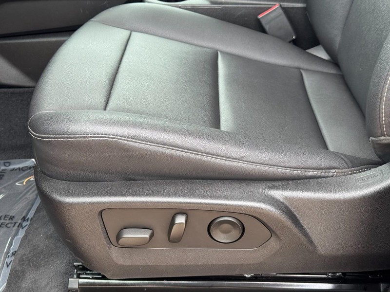 Chevrolet Colorado Vehicle Image 25