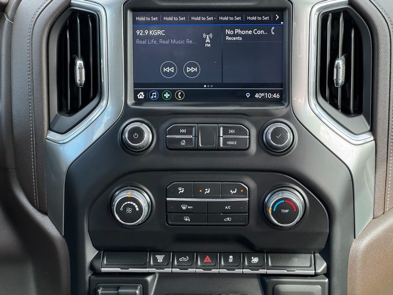 Chevrolet Silverado 2500HD Vehicle Image 13