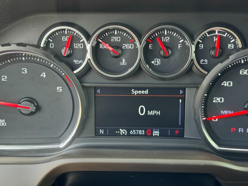 Chevrolet Silverado 2500HD Vehicle Image 19