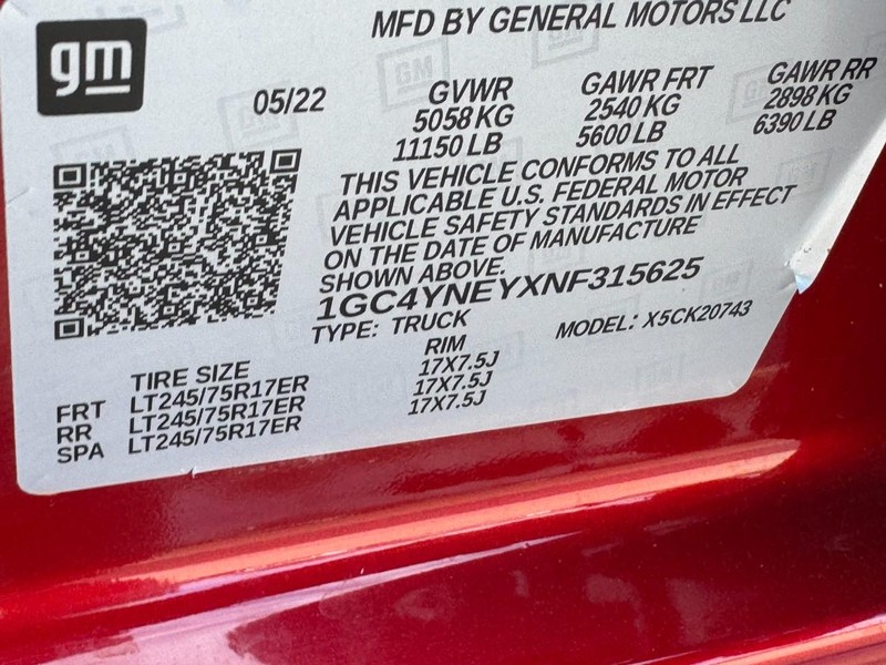 Chevrolet Silverado 2500HD Vehicle Image 24