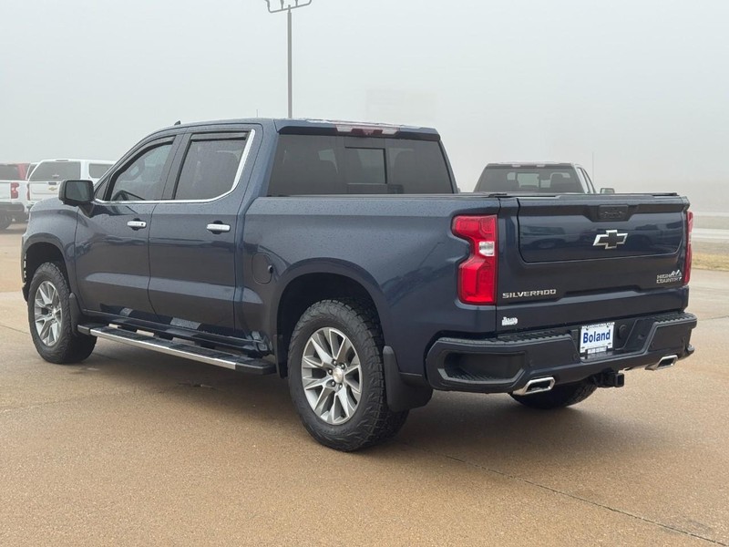 Chevrolet Silverado 1500 LTD Vehicle Image 05