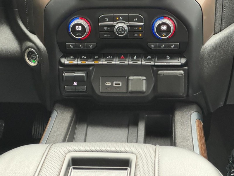 Chevrolet Silverado 1500 LTD Vehicle Image 13