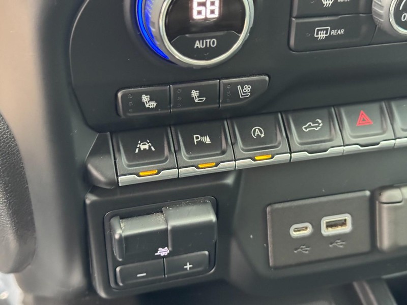 Chevrolet Silverado 1500 LTD Vehicle Image 21