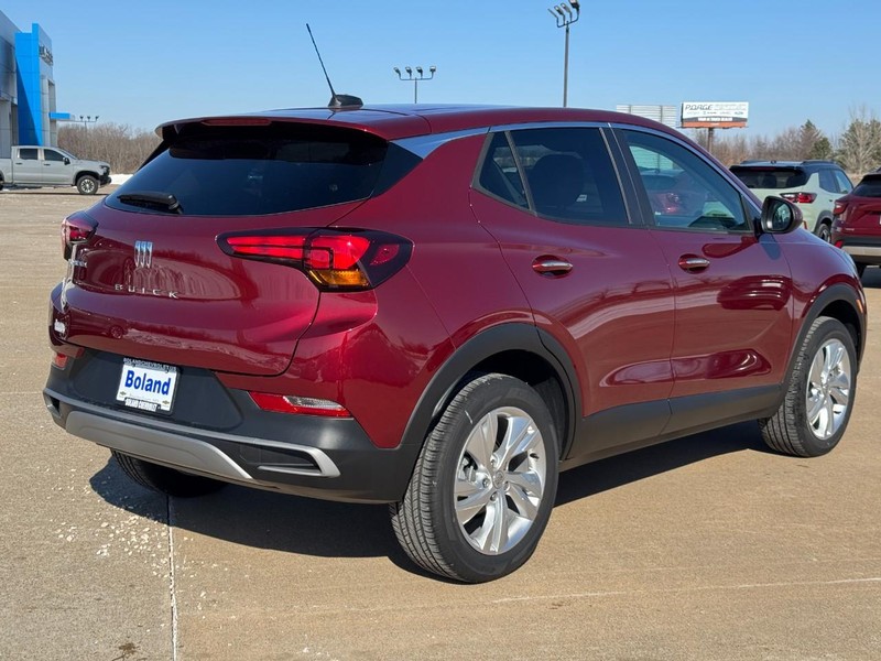 Buick Encore GX Vehicle Full-screen Gallery Image 03