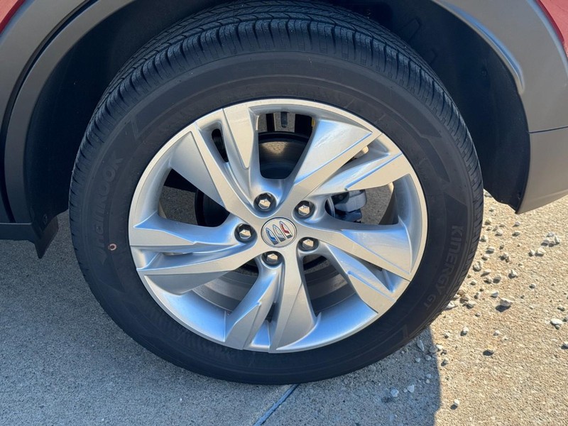 Buick Encore GX Vehicle Full-screen Gallery Image 07