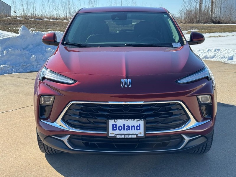 Buick Encore GX Vehicle Full-screen Gallery Image 09