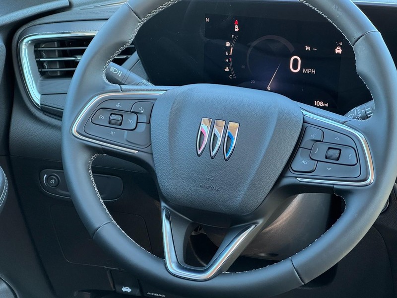 Buick Encore GX Vehicle Full-screen Gallery Image 12