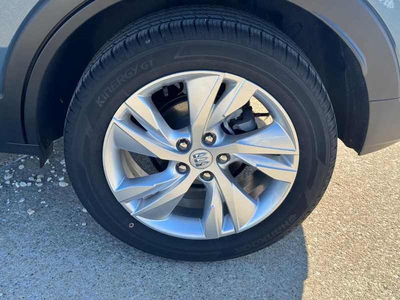 Buick Encore GX Vehicle Full-screen Gallery Image 07