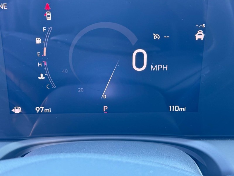 Buick Encore GX Vehicle Full-screen Gallery Image 19