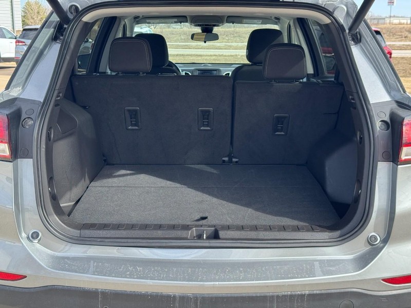 Chevrolet Equinox Vehicle Full-screen Gallery Image 04