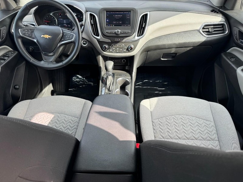 Chevrolet Equinox Vehicle Full-screen Gallery Image 11