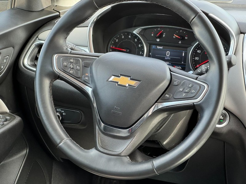 Chevrolet Equinox Vehicle Full-screen Gallery Image 12