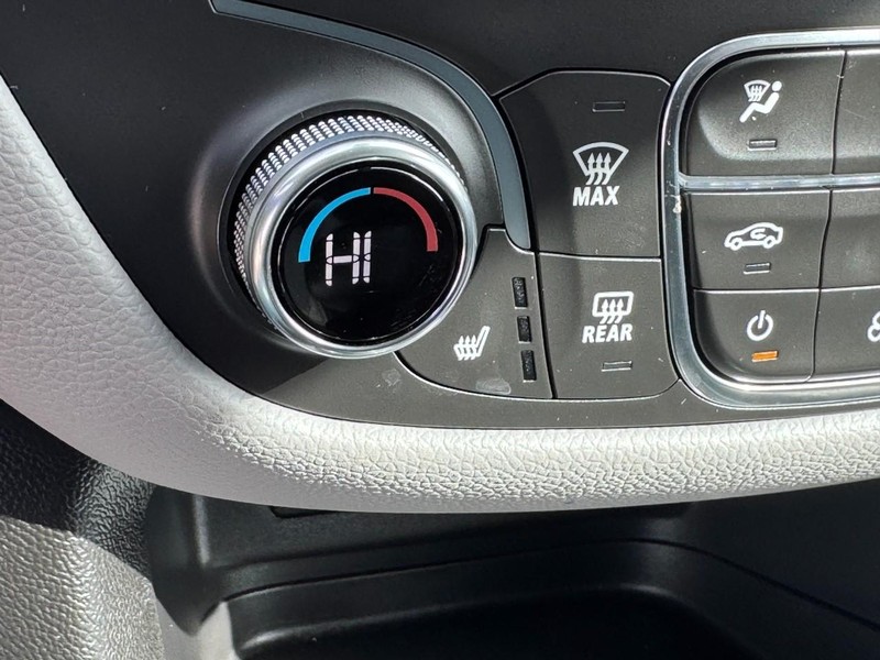 Chevrolet Equinox Vehicle Full-screen Gallery Image 22