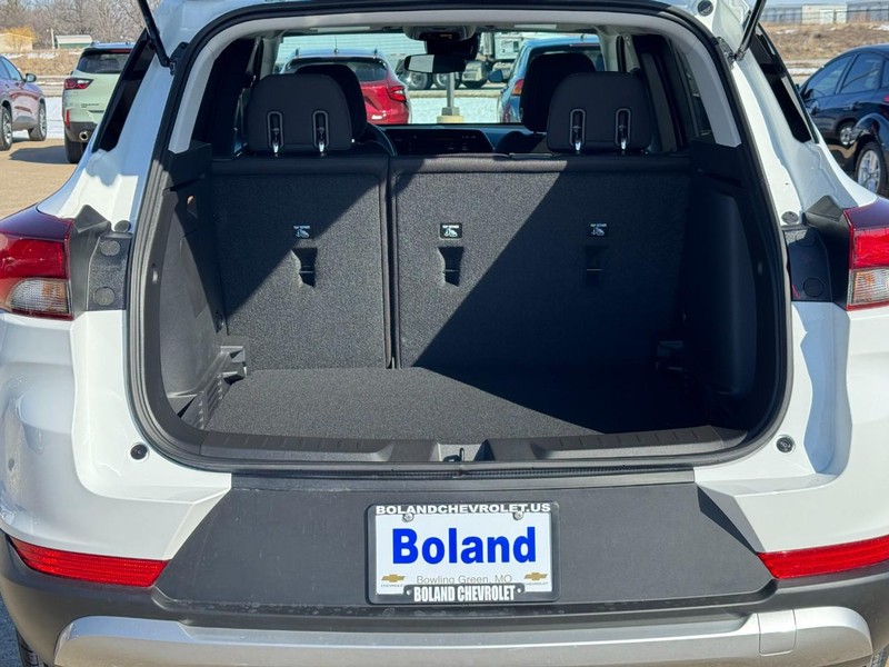 Chevrolet TrailBlazer Vehicle Image 04