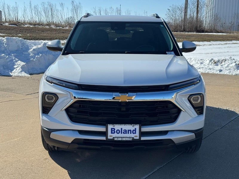 Chevrolet TrailBlazer Vehicle Image 09